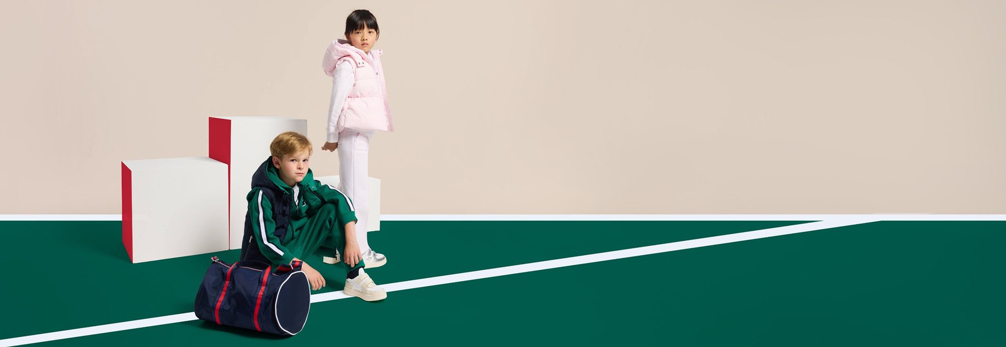 Kollektion Sportlich-Schick für Mädchen und Jungen