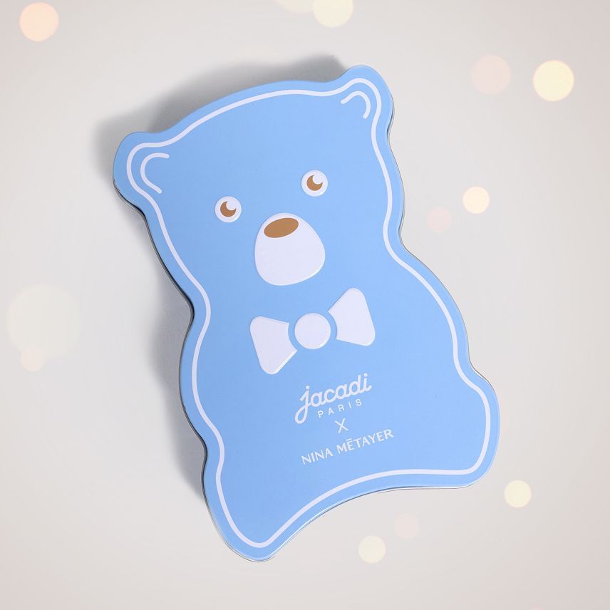 Die Weihnachtsbären-Box ist in ausgewählten Jacadi Paris-Boutiquen erhältlich.